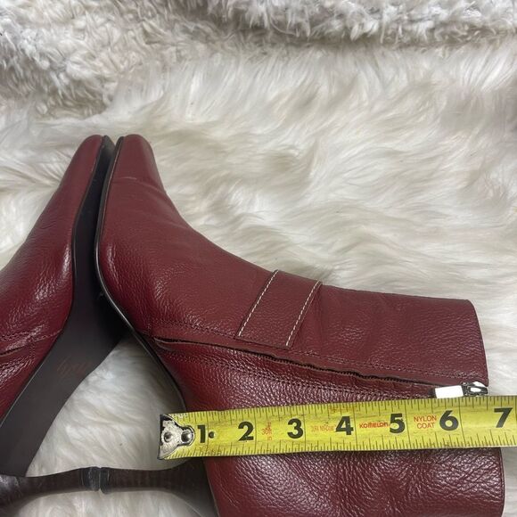 Colin Stuart leather Red Burgundy ankle boots 3”heels silver tone accent SZ11 - Picture 8 of 12